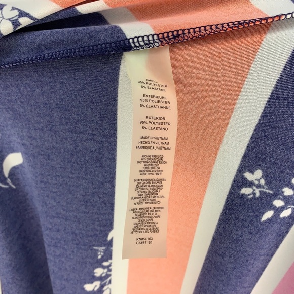 Women’s Vince Camuto Blue White Floral Poly Blend 1/2 Sleeve Wrap Dress Size 12 - Picture 4 of 4